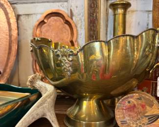 Brass bowl/planter
