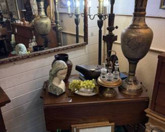 vase, grapes, bust
