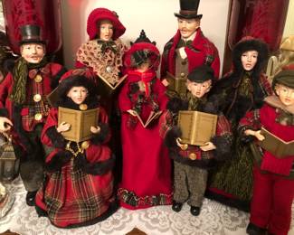 Christmas Carolers Figurines 