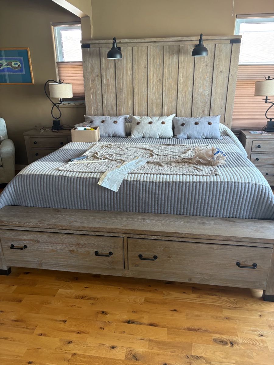 . . . gorgeous barnwood-style king bed