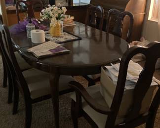 Mahogany table and 6 chairs