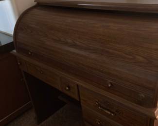 Roll top desk