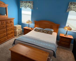 Queen bedroom set, solid wood