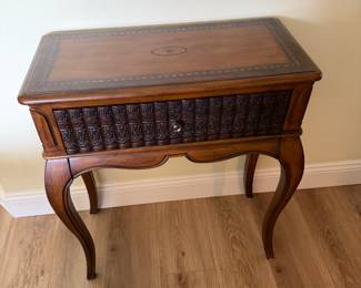 Small desk