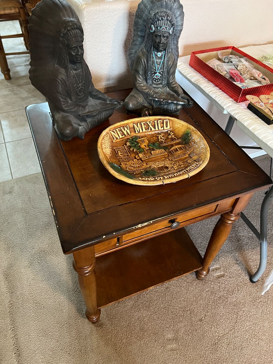 END TABLE, SW DECOR