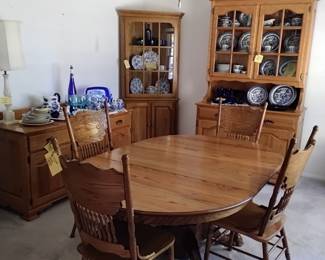 Beautiful Amish crafted furniture Oak