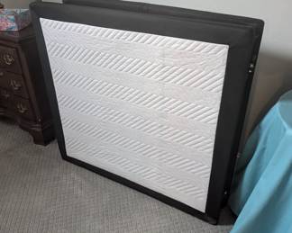 Roll away twin bed 