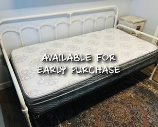 Like new, never used, daybed with super clean twin mattress. Originally set up in the guest bedroom, always covered, and never used. 

$225 

Daybed can easily be broken down for easy transport.

Willing to help load or driveway delivery is available for an additional fee. 

Call or text Pete Langenhan with Clutter Clearers Estate Sales at 507-458-2542 if interested in additional pictures, information or potentially purchasing this item. 