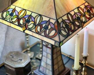 Beautiful stained glass table lamp, base lights up separatly.