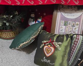 Christmas Pillows - Decor