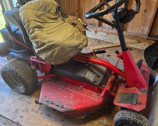 Riding Lawnmower 