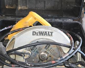 DeWalt Saw