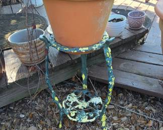 Pedestal - Flower Pot