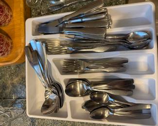 Stainless flatware