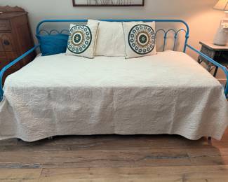day bed with trundle