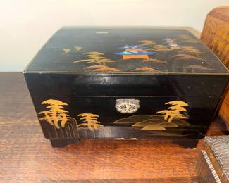 Chinoiserie Lacquer jewelry Box