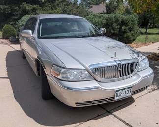 2007 Lincoln Towncar, Miles 84,209. Great condition