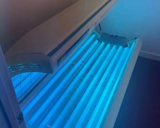 Tanning bed.