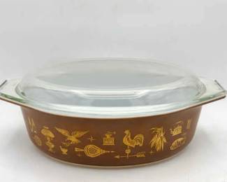 Pyrex Americana 2 1/2 QT Dish With Lid
