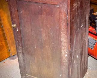 Wood Crate Box Latching
