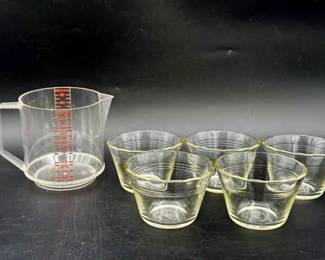 Vintage Plastic Measuring Cup & Glass Pyrex Portion Cups
