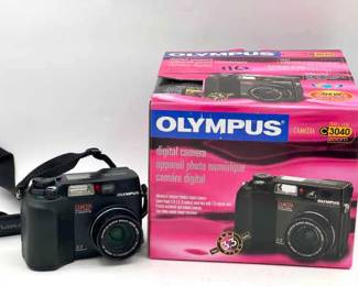 Olympus CAMEDIA C-3040 Zoom digital camera
