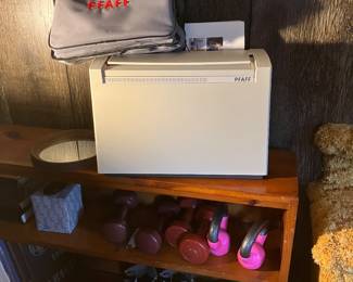 Pfaff sewing machine & accessories
