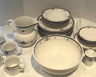 Aztec Style Dish Set