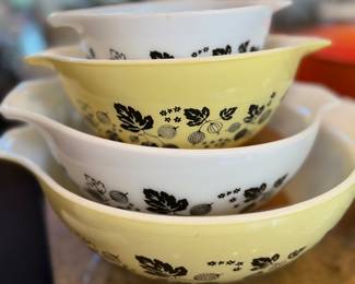 Vintage Pyrex set