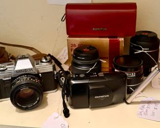 Assorted vintage cameras - Minolta, Olympus,
