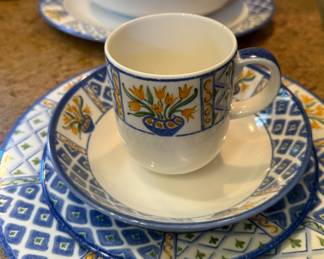 Royal Doulton dinnerware set - Marisol