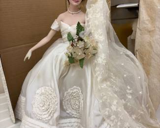 Jacqueline Kennedy Heirloom Bride Doll