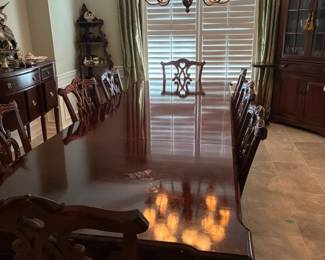 Stoneleigh by Stanley Furniture Mahogany Table with 8 chairs