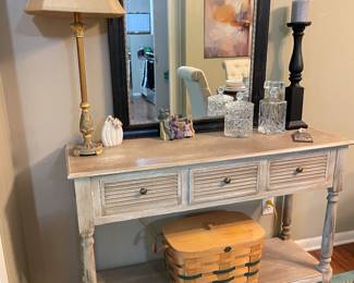 buffet/foyer/sofa