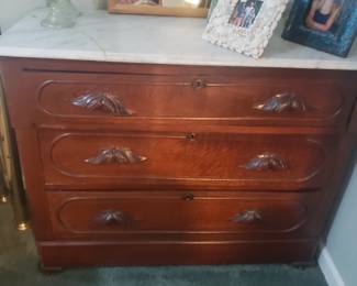 Antique Chest of drawers (marble is cracked)