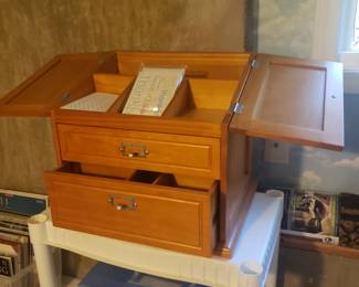 Stationary writing cabinet