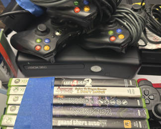 Gaming systems : XBOX360 and games collection + accessories