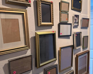 Antique and vintage frames for your gallery wall