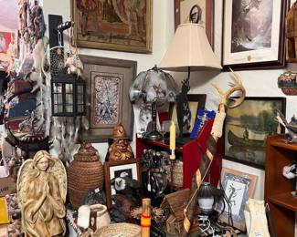 Too many items to list.......zoom in and check it out.
