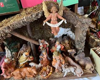 Japan Fontinani large 18 piece nativity
