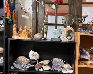 Lots of raw and polished rocks