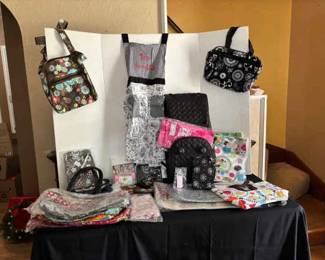 Assorted Thirtyone Brand Bags, Totes,  More. Includes A Purse With 7 Fitted Purse Skirts