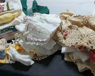 Vintage Table Cloths, Hankies, And Other Linens 