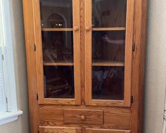 Corner Hutch