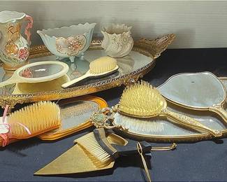 Antique Vanity Decorations 