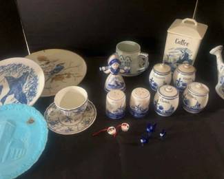 Blue And White Teapot Set