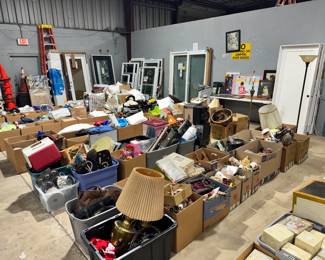 Box Lots of misc merchandise Orlando Estate Auction