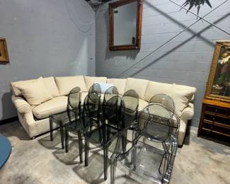 Sofa and Plastic Chairs Orlando Estate Auction