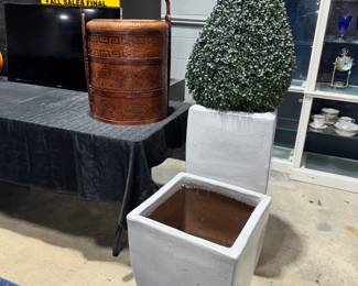 Wedding Basket & Planters Orlando Estate Auction
