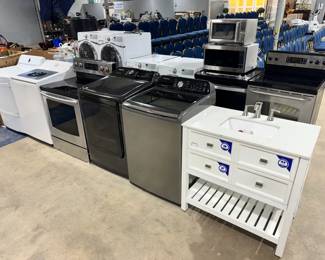 Vanity's Stoves, Microwaves, Washers & Dryers Orlando Estate Auction